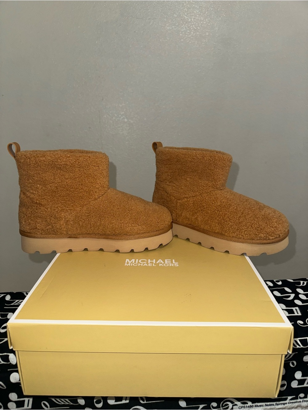 Michael Kors Winnie Boots size 8 NWT